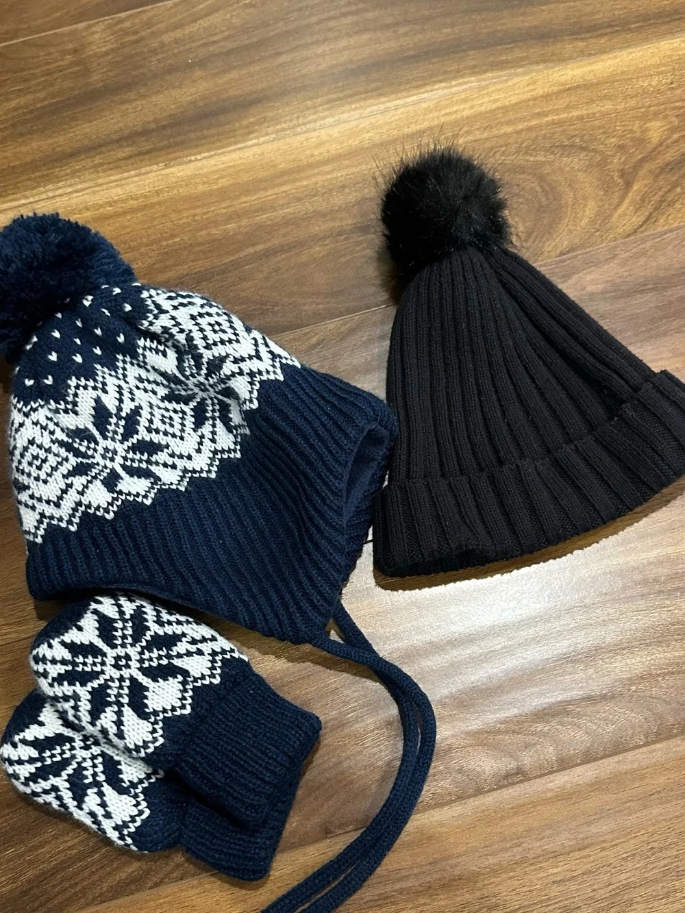H&M boys Navy Knit Pom Pom Hat bundle of 2 Sz 2/6 mon